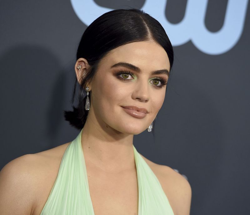 Το νέο χρώμα μαλλιών της Lucy Hale είναι ό,τι πιο chic είδαμε τελευταία