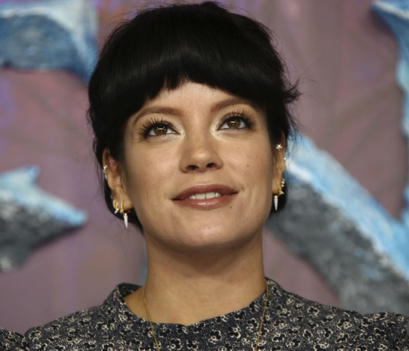 Η Lily Allen μόλις έκανε ένα κούρεμα που λίγες θα τολμούσαν