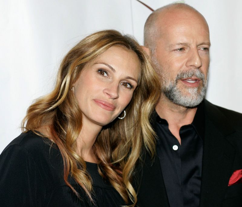 Όλα όσα δεν ξέρεις για την άγνωστη σχέση του Bruce Willis με τη Julia Roberts