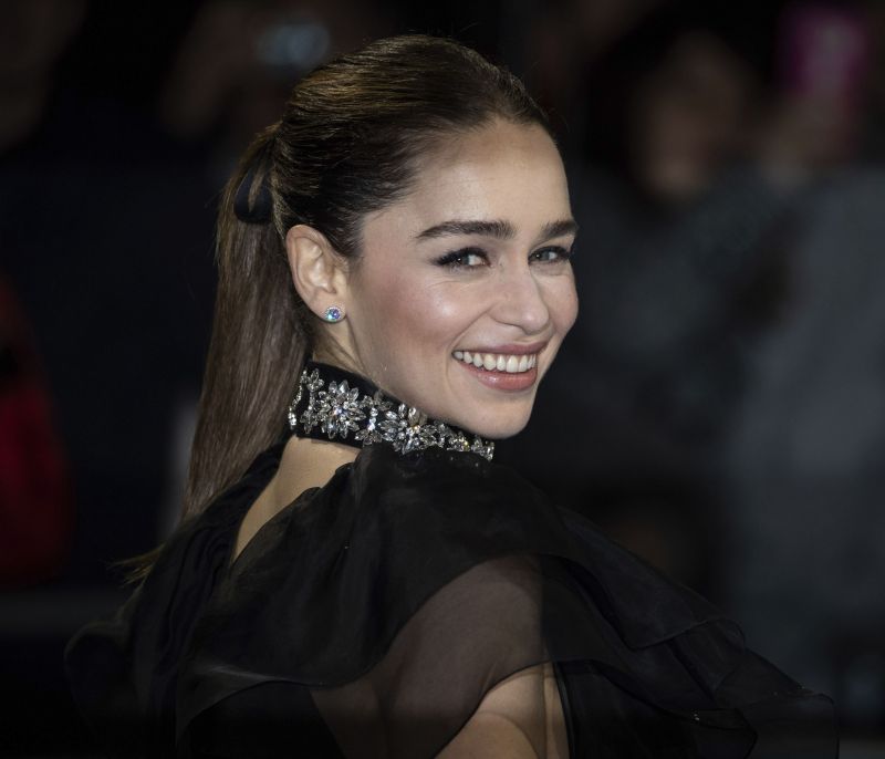 Να πώς αντέδρασε η Emilia Clarke όταν της είπαν να βάλει fillers στα 28 της