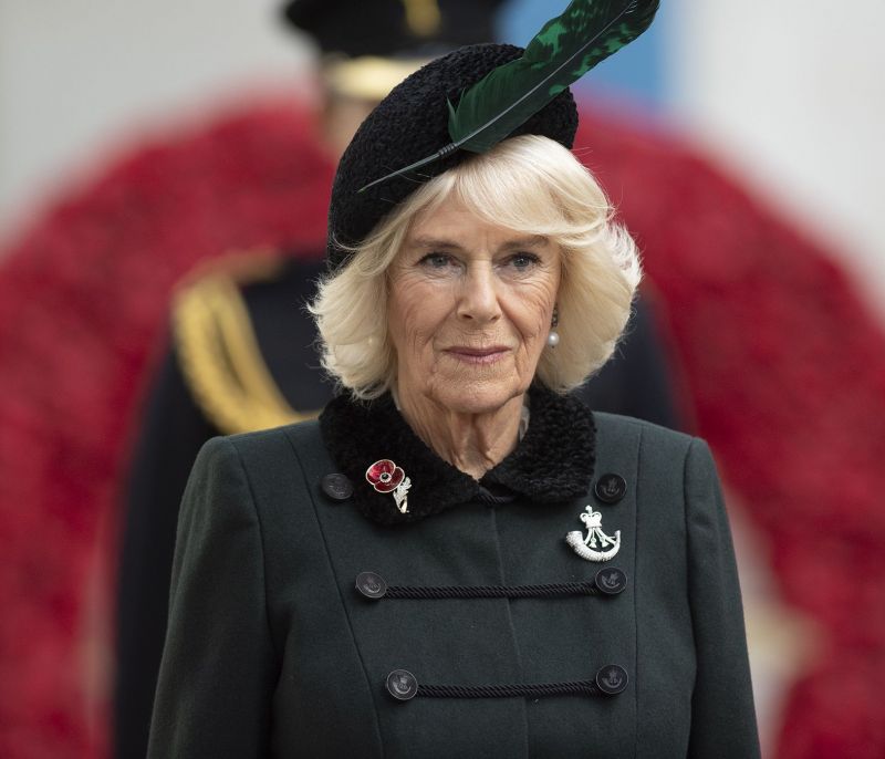 Camilla Parker Bowles: Το beauty look που επέλεξε για την άφιξή της στην Ελλάδα (video+photos)