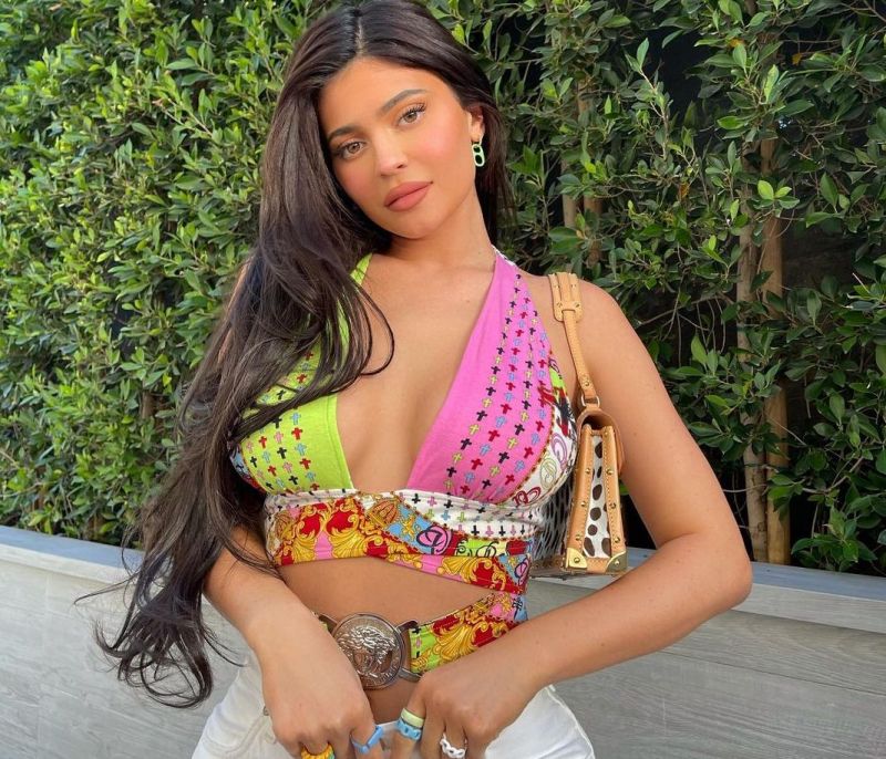 Κylie Jenner: H διάσημη influencer μας δείχνει πώς διατηρεί τη σιλουέτα της (photos + videos)