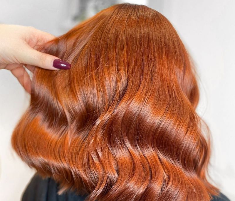 Tiger Daylily: Το απόλυτο hair color trend της άνοιξης για τις κοκκινομάλλες (και όχι μόνο)