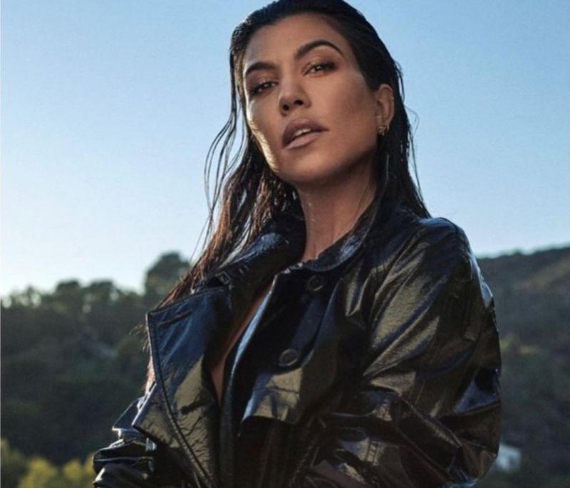 #CherryNails: Το νέο μανικιούρ της Kourtney Kardashian έχει το ανοιξιάτικο twist που αναζητάς