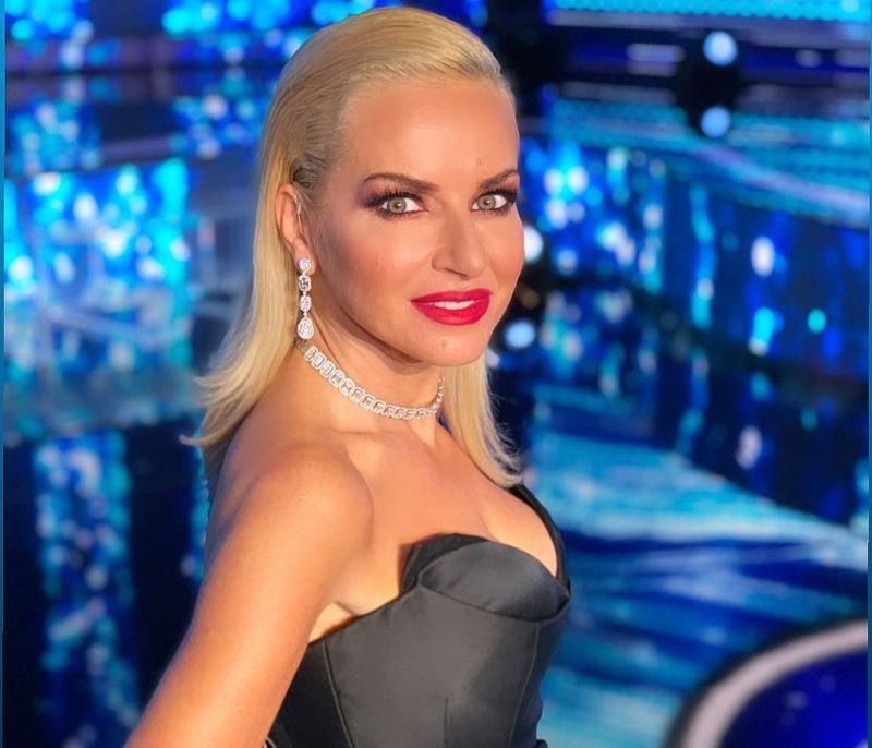 YFSF: Το total black look της Μαρίας Μπεκατώρου δείχνει πώς μπορείς να είσαι sexy φορώντας παντελόνι