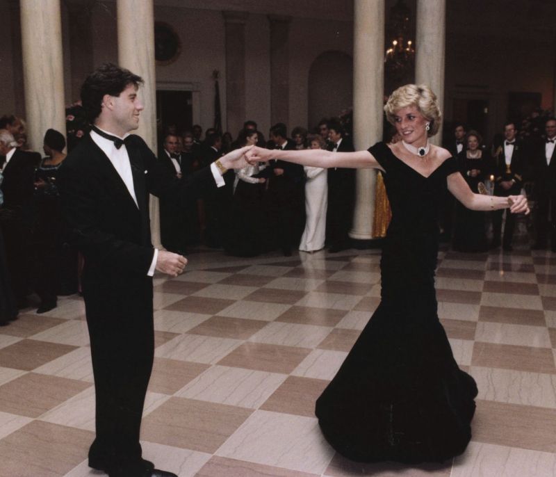 Ο John Travolta αποκάλυψε όλα όσα δε γνωρίζαμε για τον χορό του με την Diana που άφησε ιστορία