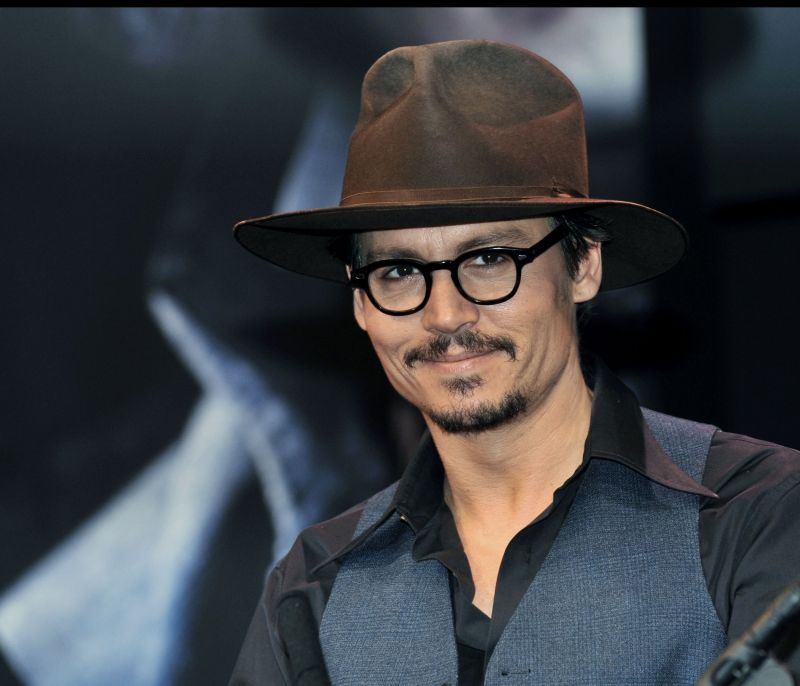 Ο γιος του Johnny Depp μεγάλωσε και είναι ίδιος ο κούκλος ο μπαμπάς του(photos)