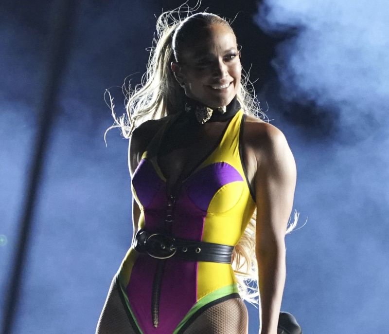 Τα too hot to handle outfits της Jennifer Lopez στη μεγάλη της συναυλία