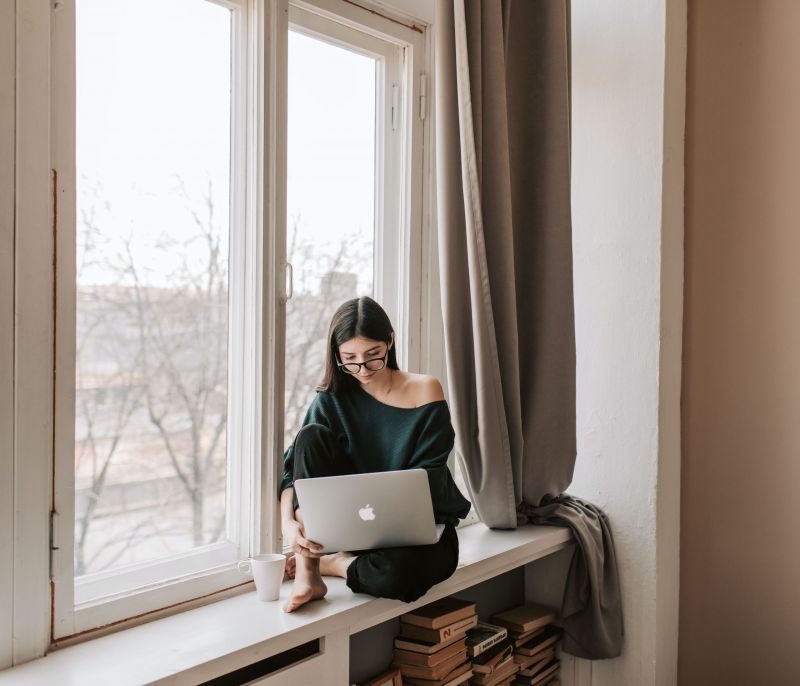 3 tips για να διαχειριστείς το άγχος της αναζήτησης εργασίας, σύμφωνα με τους ειδικούς