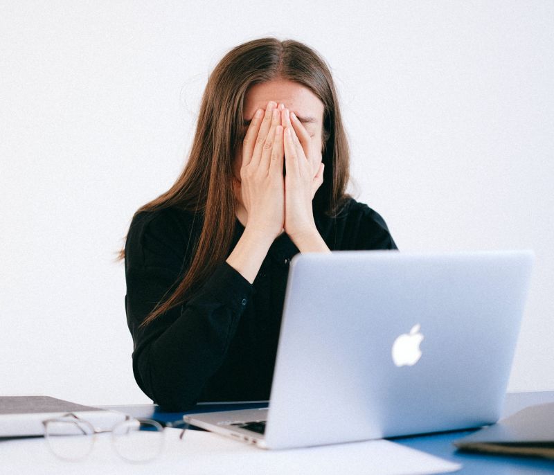 4 tips για να αντιμετωπίσεις το άγχος σου σύμφωνα με τους ειδικούς