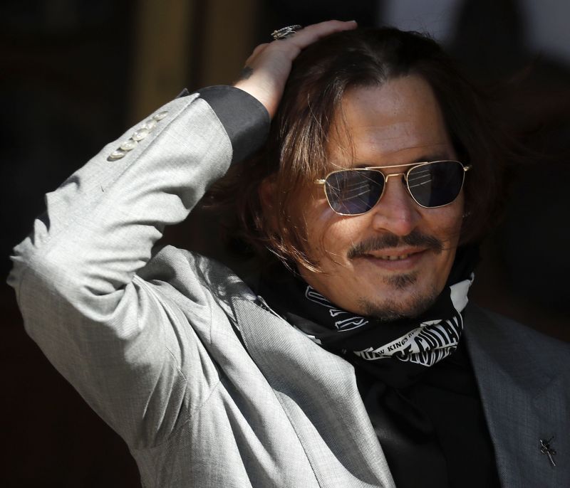 Ο Johnny Depp αποκάλυψε πόσα χρήματα έχασε λόγω της διαμάχης του με τη Heard
