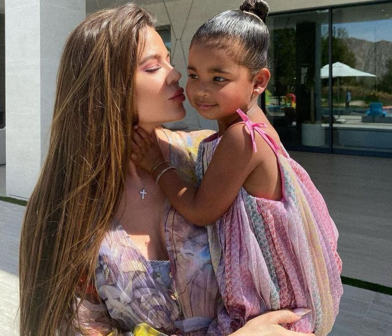 Η Khloe Kardashian ζητά για το δεύτερο παιδί της παρένθετη μητέρα!