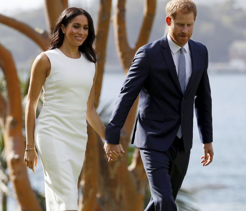 Ο πρίγκιπας Harry συνάντησε τη Meghan Markle σε supermarket και δεν τους κατάλαβε κανείς