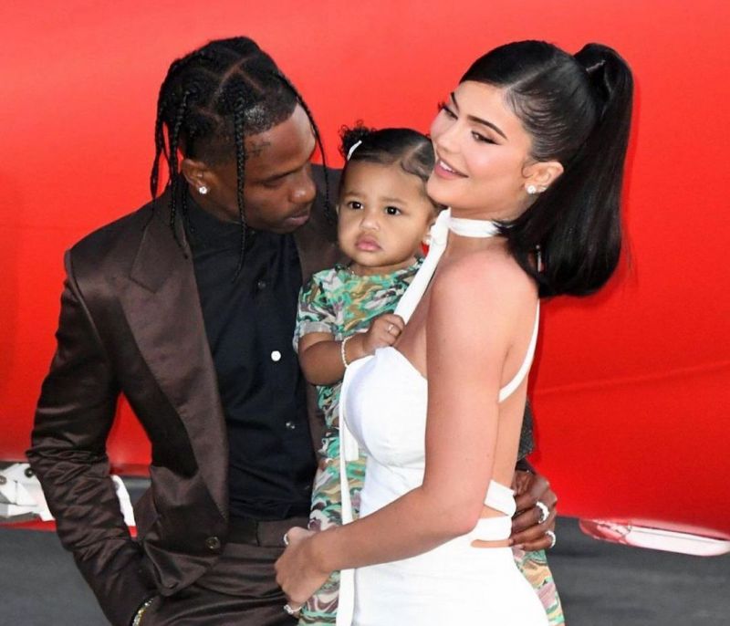 Kylie Jenner-Travis Scott: Ξανά μαζί σαν ευτυχισμένη οικογένεια (video)