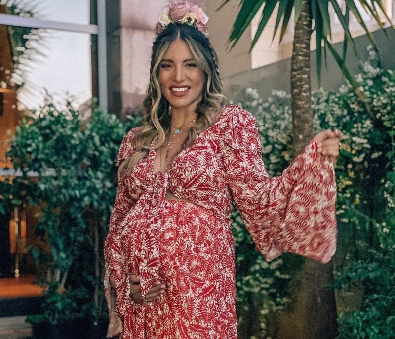 Copy the look: Το floral φόρεμα της Αθηνάς Οικονομάκου που ζηλέψαμε όλες