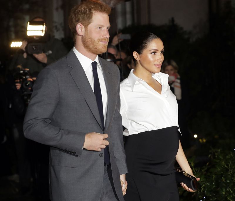 Meghan Markle: Φοβάται μη χάσει τον τίτλο της Δούκισσας μετά από τις αποκαλύψεις του Harry