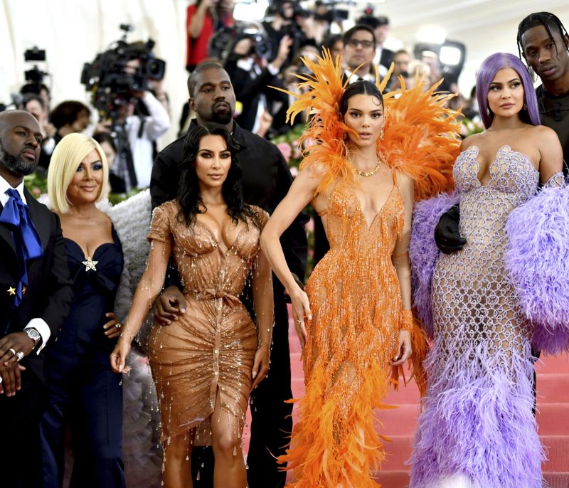 Kardashians: Τέλος εποχής! Οι βασίλισσες του reality λένε απόψε αντίο