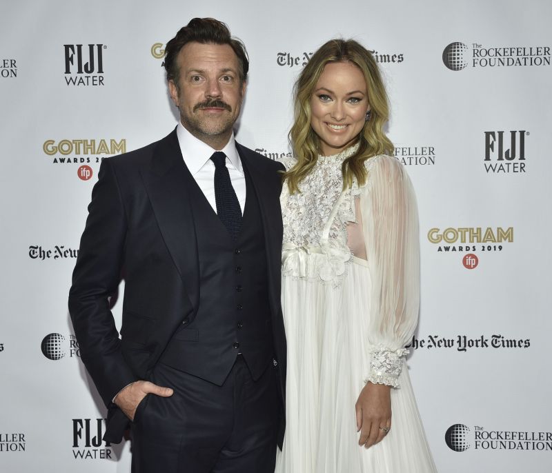 Η Olivia Wilde κάνει διακοπές στην Τοσκάνη με τον Harry Styles και ο πρώην της αντέδρασε
