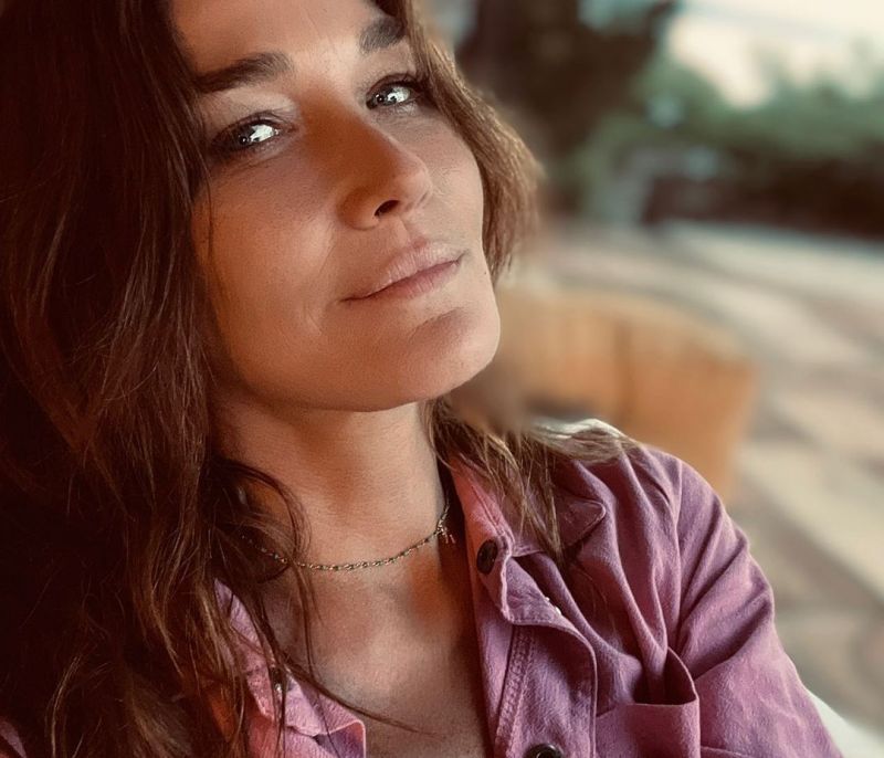 Η Carla Bruni στην Ελλάδα- Οι πρώτες φωτογραφίες που ανέβασε στο Instagram από τις διακοπές της