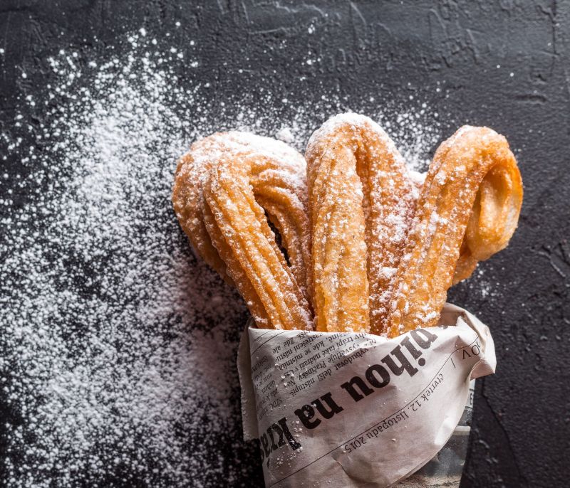 Η Υβόννη Μπόσνιακ φτιάχνει churros και μας αποκαλύπτει τη συνταγή (video)