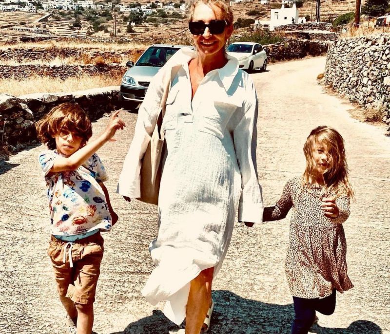 Ρούλα Ρέβη: Οι αξιολάτρευτες photos με τα παιδιά και ο Τότσικας πιο σέξι από ποτέ