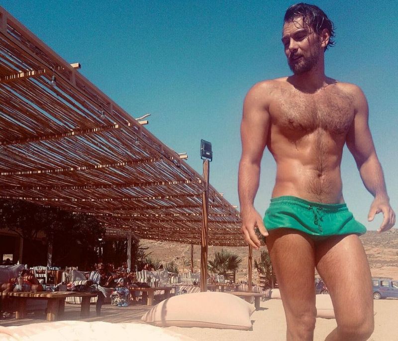 Γιάννης Κουκουράκης: Η φωτογραφία με μαγιό και το σχόλιο της Μαρίας Μπεκατώρου