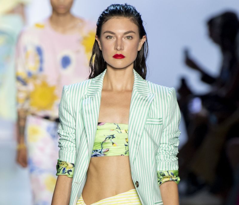 New York Fashion Week: Η μεγάλη επιστροφή του fashion glam στην παγκόσμια πρωτεύουσα της μόδας