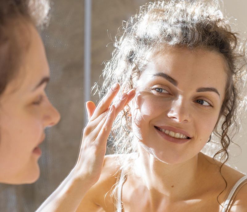 Γλυκερίνη: Το απόλυτο skincare συστατικό για βαθιά ενυδάτωση