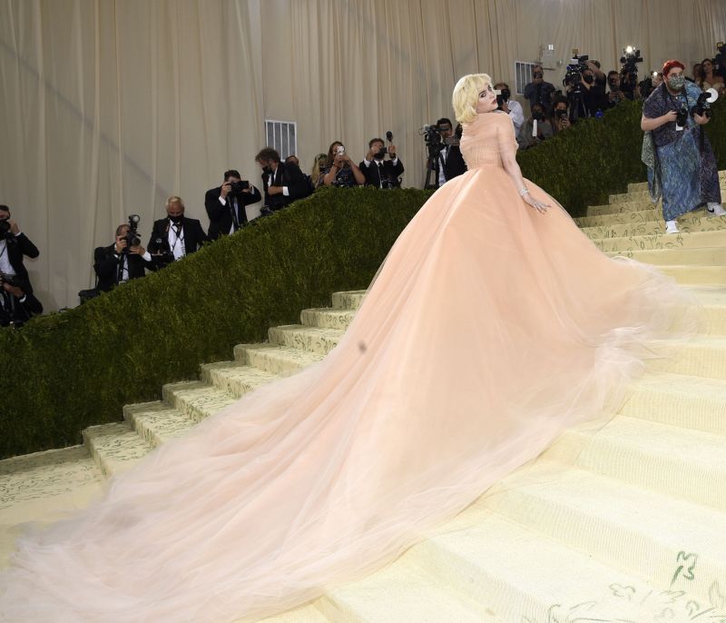 Όχι, το μήνυμα πίσω από το φόρεμα της Billie Eilish στο Met Gala δεν ήταν ...η Μarilyn!