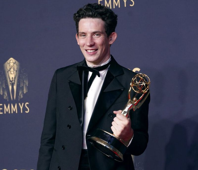 Emmy Awards 2021: Η λίστα με τους νικητές - Σάρωσαν The Crown, Ted Lasso, The Queen’s Gambit