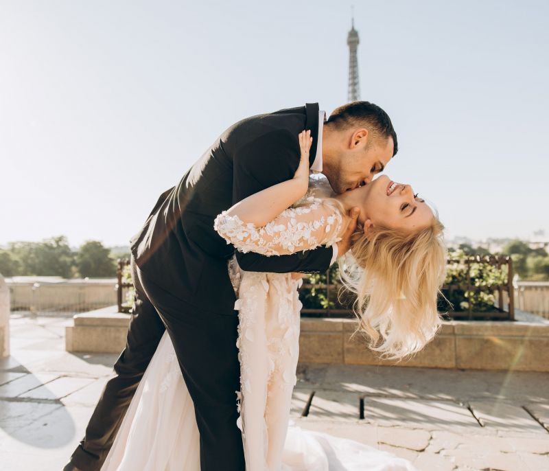 Πάντρεψες την κολλητή σου; 15 instagram captions για να βάλεις στις φωτογραφίες σου