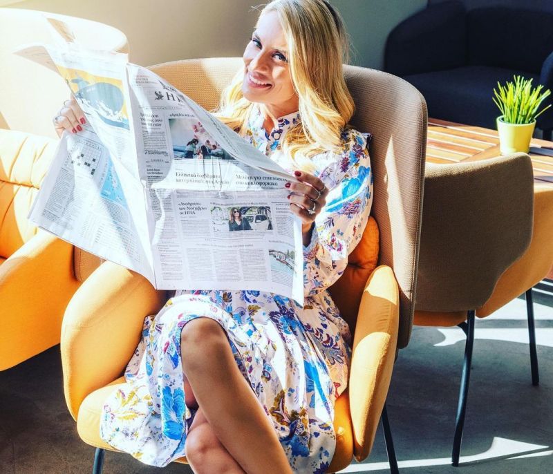 H Ελεονώρα Μελέτη με floral φόρεμα και high heels: So trendy! Πώς θα το φορέσεις (photos)