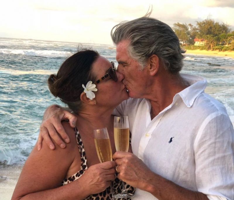 Pierce Brosnan: Η τρυφερή ανάρτηση με αφορμή τα γενέθλια της συζύγου του Keely Shаye Smith
