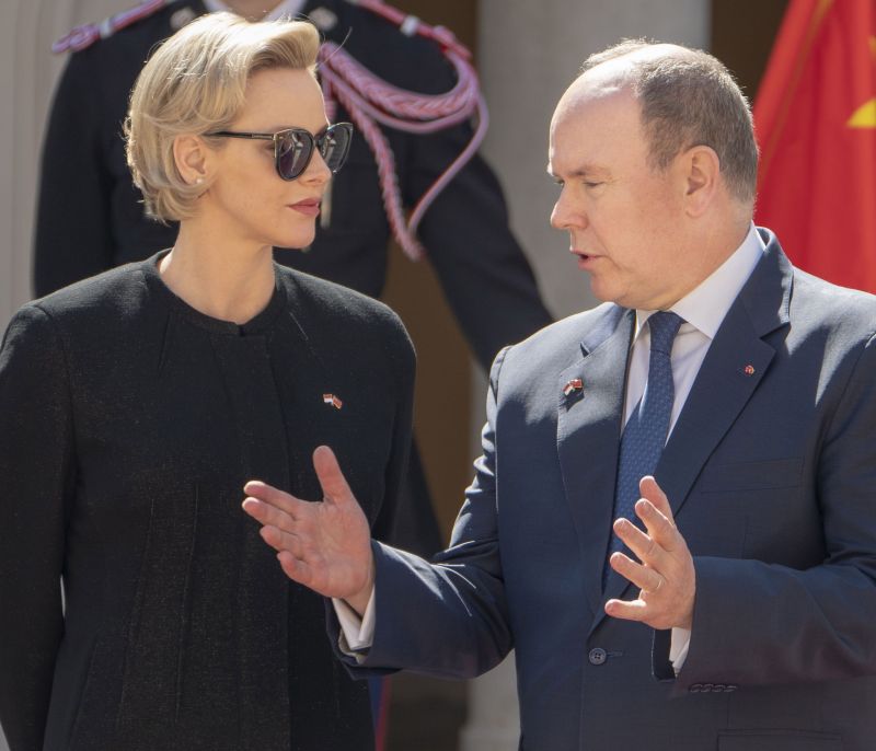 Ο πρίγκιπας Αλβέρτος βγήκε ραντεβού με τη Sharon Stone- Τι συμβαίνει με τη Charlene;