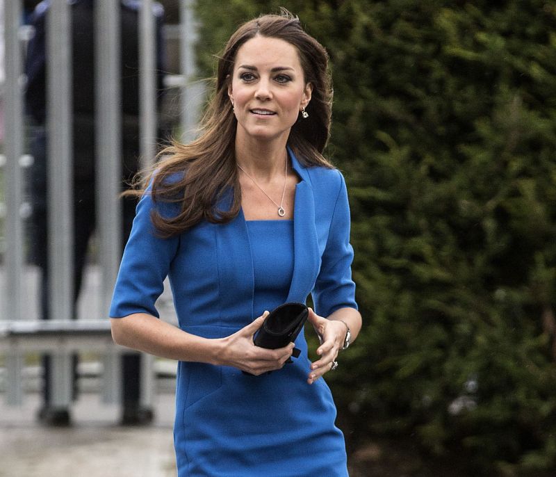 Η Kate Middleton φοράει ξανά και ξανά το ίδιο φόρεμα (και η επιλογή δεν είναι θέμα κόστους)