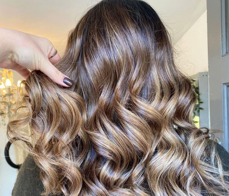 Expensive brunette: Το πιο WOW hair color trend του χειμώνα (10 αφορμές για έμπνευση!)