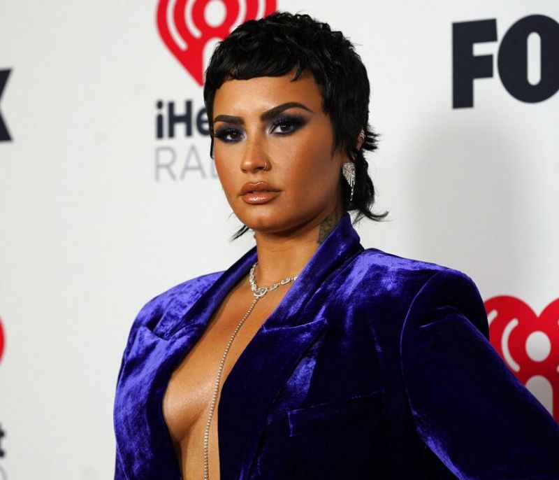 Demi Lovato: Ερμήνευσε το «I will always love you» στον γάμο της Paris Hilton και μάγεψε τους πάντες