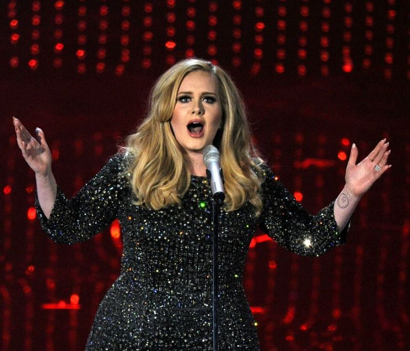 Τα κλάματα της Adele στη νέα της συναυλία στο Λονδίνο - Η έκπληξη που την έκανε να λυγίσει
