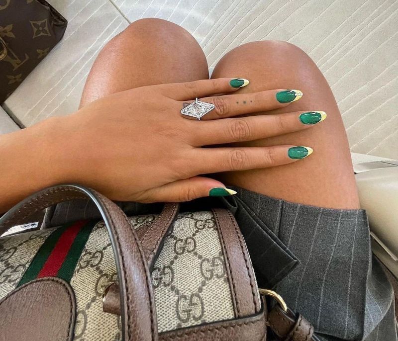 Xmas nails: Η Beyoncé με το πιο γιορτινό γαλλικό μανικιούρ – Κάν’ το κι εσύ!