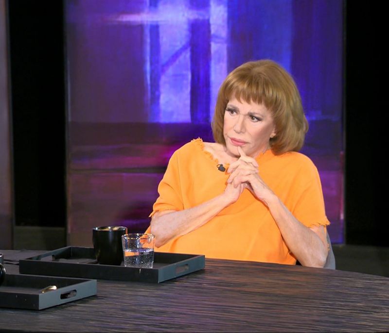 Μαίρη Χρονοπούλου: «Στα 65 μου έφαγα άγριο ξύλο από τη μητέρα μου»