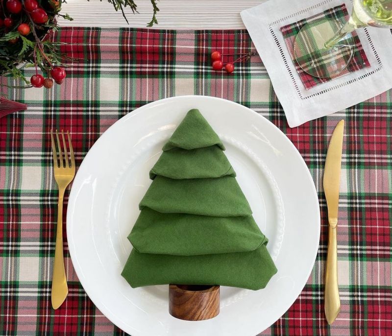 Οι πιο festive τρόποι να διπλώσεις τις (χαρτο)πετσέτες του τραπεζιού