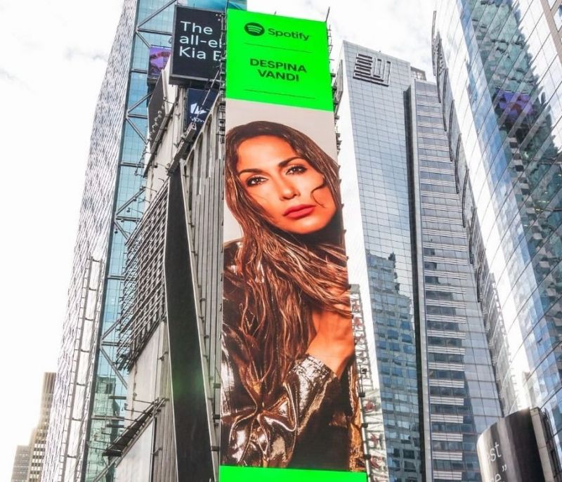 Proud of You! Η Δέσποινα Βανδή φιγουράρει στην Times Square της Νέας Υόρκης