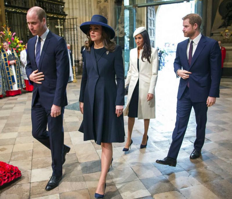 Νέο σκάνδαλο στο παλάτι - Harry, William και Ελισάβετ γίνονται viral