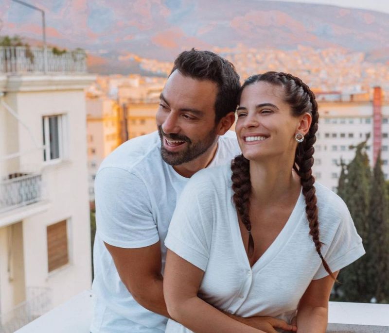 Ο Σάκης Τανιμανίδης στο νοσοκομείο και η Χριστίνα Μπόμπα μετακομίζει (video)