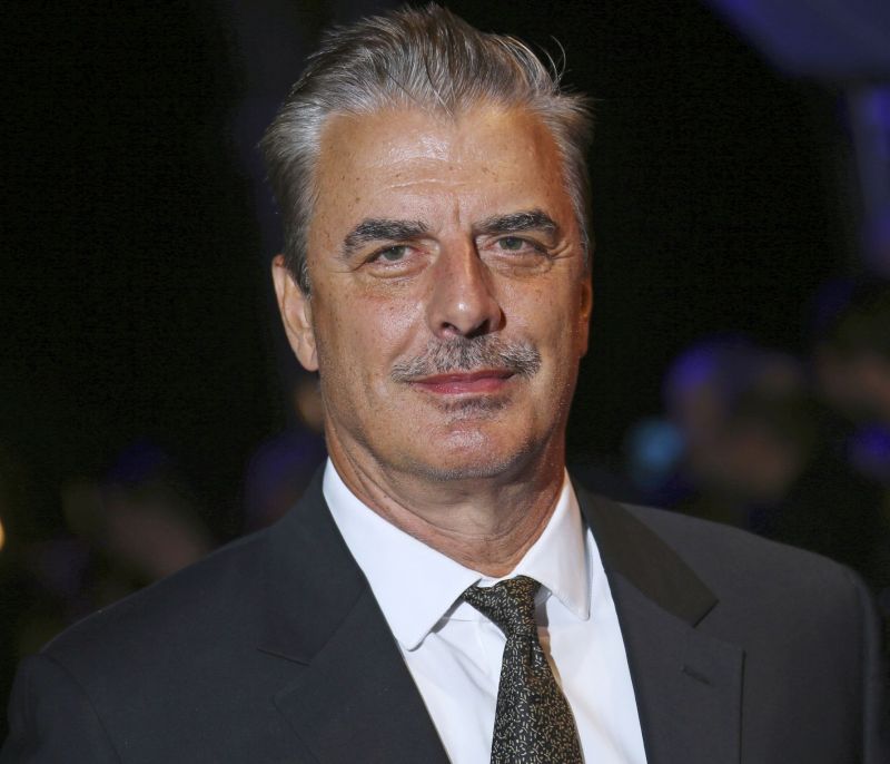 Αινιγματικός ο Chris Noth στην πρώτη δημόσια εμφάνιση μετά τις κατηγορίες για σεξουαλική κακοποίηση