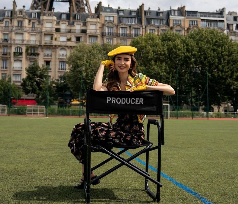 Το «Emily in Paris» μετακομίζει στο Λονδίνο! Έρχεται 3η και 4η σεζόν (photos)