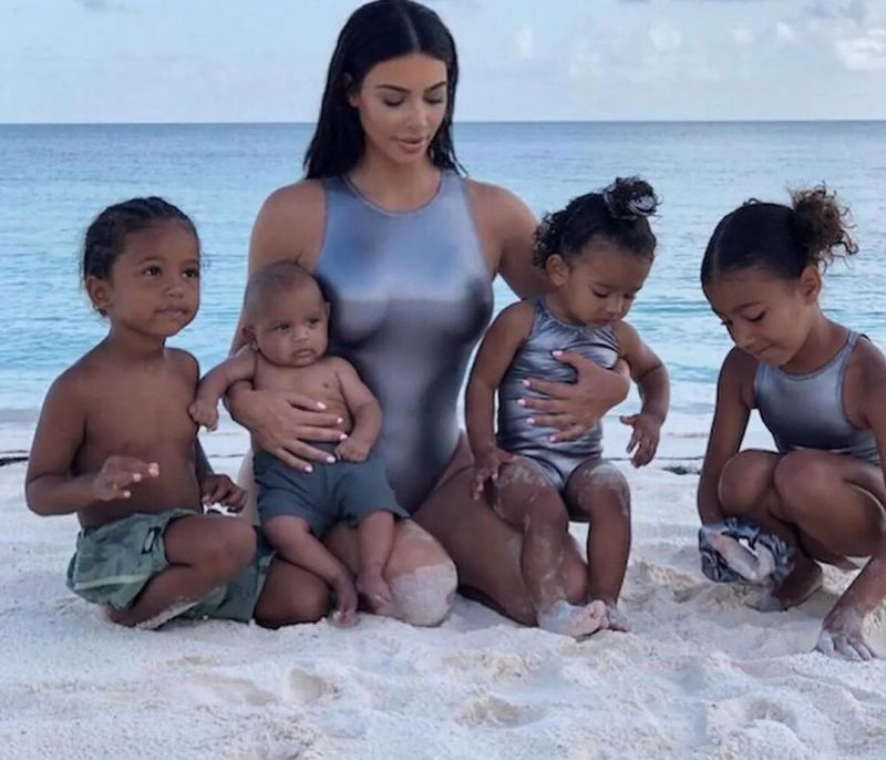 Νέο σίριαλ ανάμεσα σε Kayne West και Kim Kardashian: Εμφανίστηκε στο πάρτι της κόρης Chicago