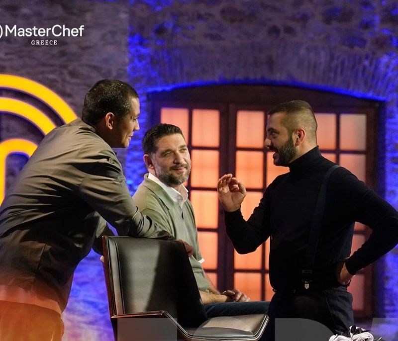 MasterChef: Τα... πόδια της Φαίης Σκορδά ο Σωτήρης Κοντιζάς και τα απίστευτα memes στο Twitter