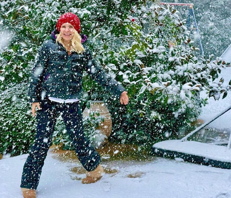 Let it snow! Η Ελένη Μενεγάκη και άλλοι celebrities ξετρελάθηκαν ήδη με τα πρώτα χιόνια