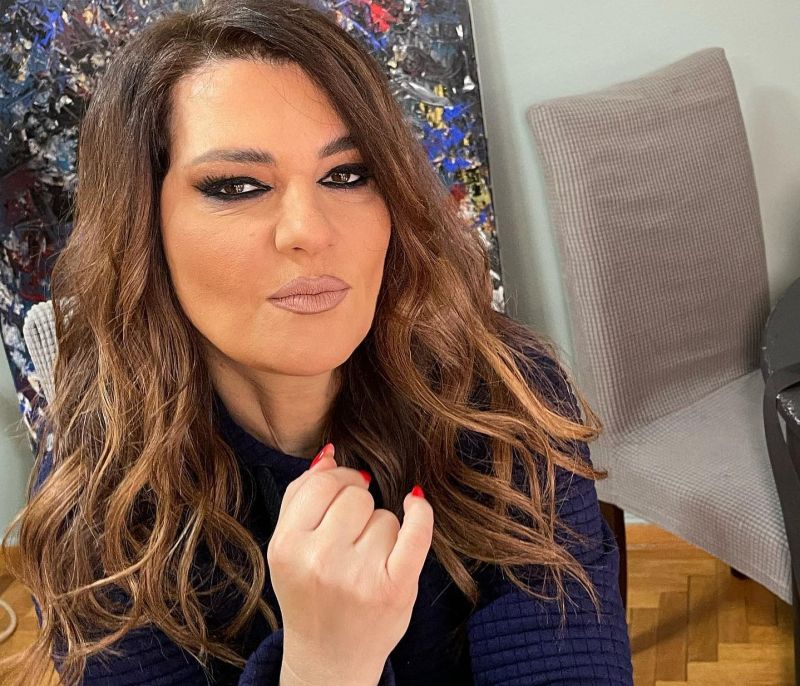 Ο Αναστάσιος Ράμμος αφιέρωσε ένα τραγούδι στην Κατερίνα Ζαρίφη και εκείνη τού είπε «Σ' αγαπώ»